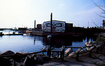 Delphin-Lagune: das indianisch gestaltete Hauptgeb�ude